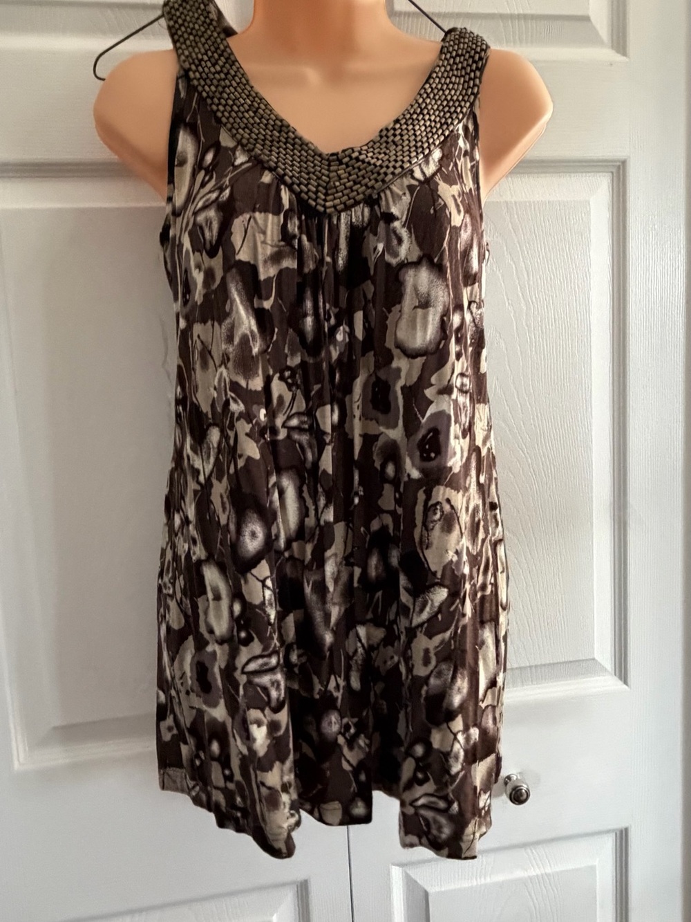 Reitmans Brown and Cream Beaded V-Neck Tunic